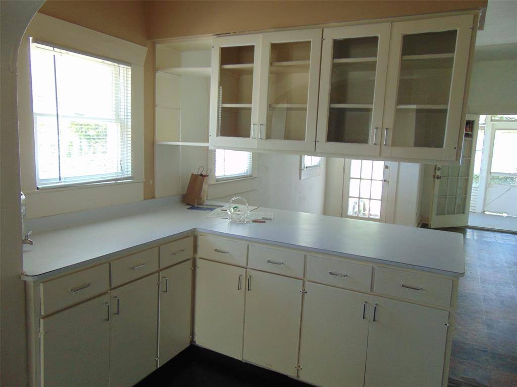 Stove and refrigerator inc