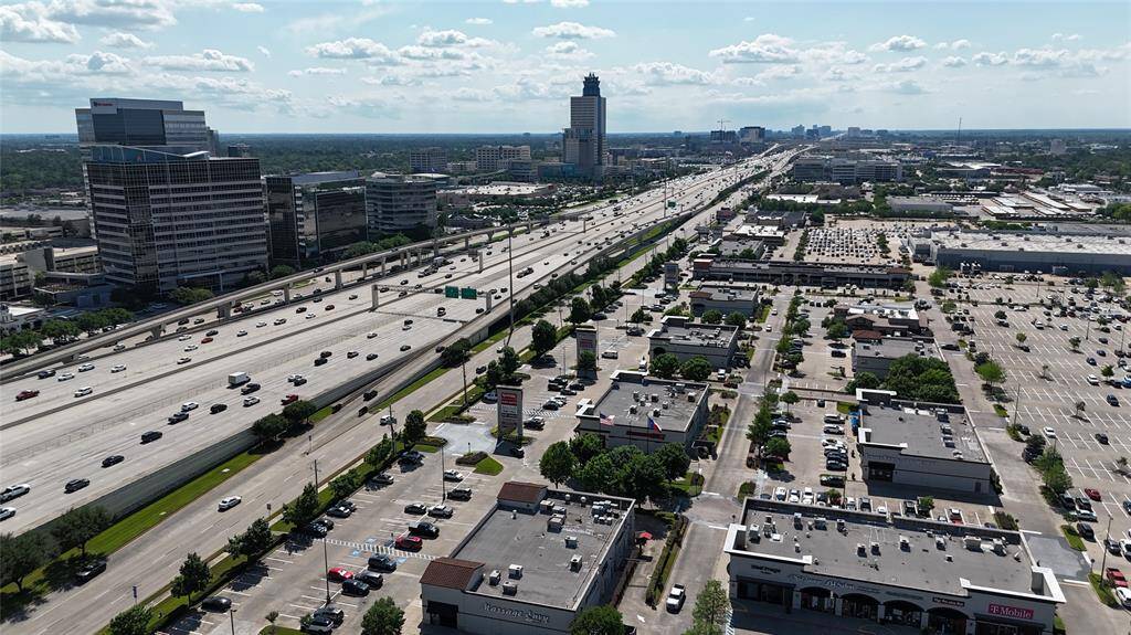 Easy access to major highways minutes from I-10