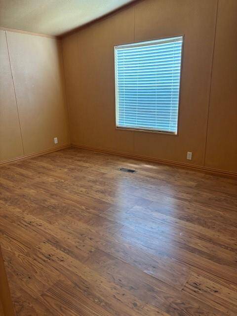Spacious bedroom