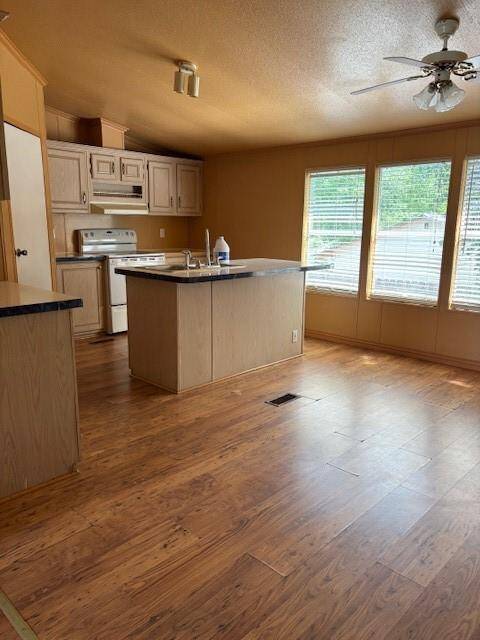 Spacious kitchen