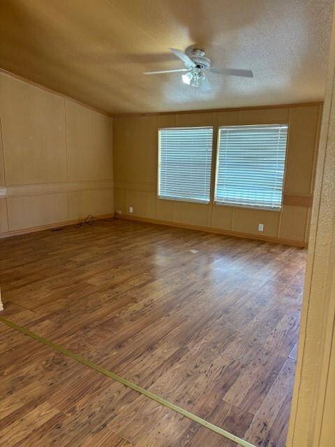 Spacious living room