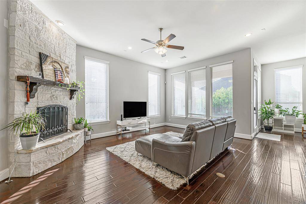 Gas fireplace