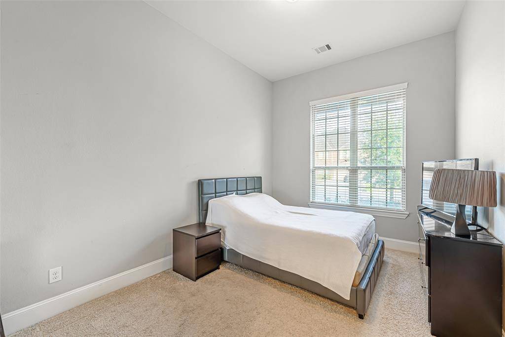 Fourth bedroom