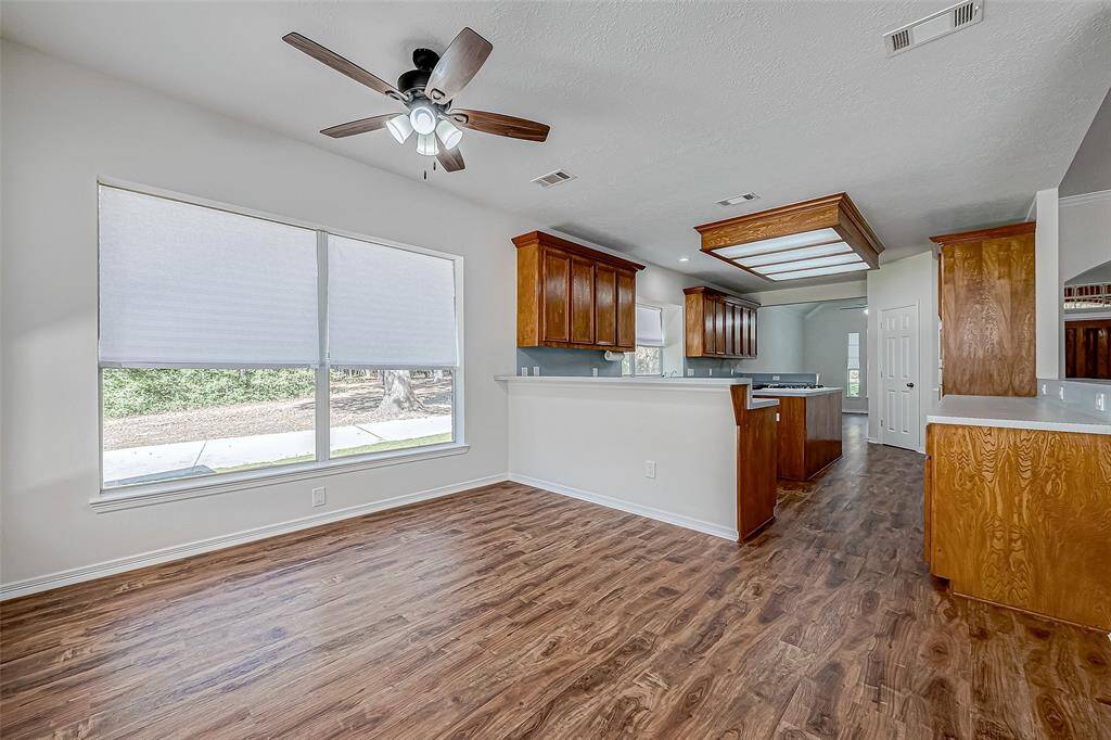 Breakfast room into kitchen