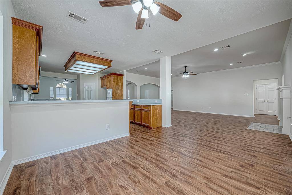 Breakfast room into kitchen
