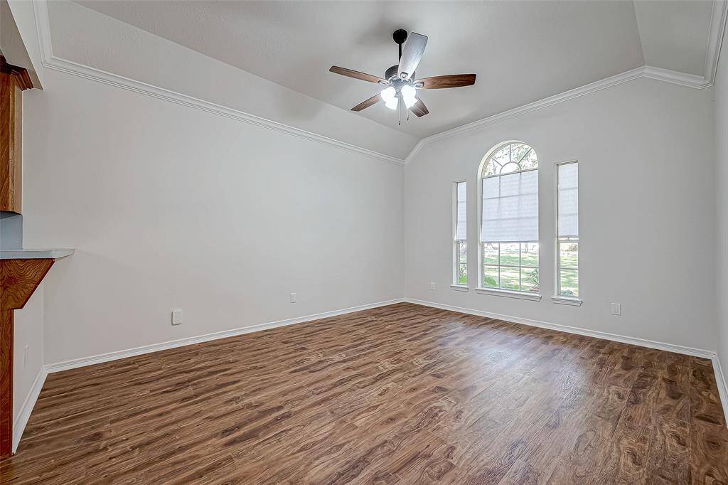Perfect size dining room  for entertaining