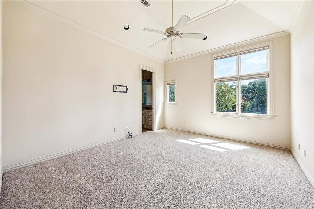 3/3 secondary bedrooms.