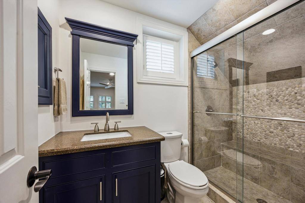Ensuite bath for bedroom 2.