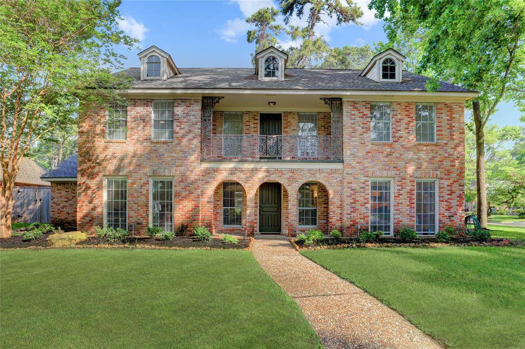 Welcome to 5402 Coral Gables in the heart of Huntwick Forest.