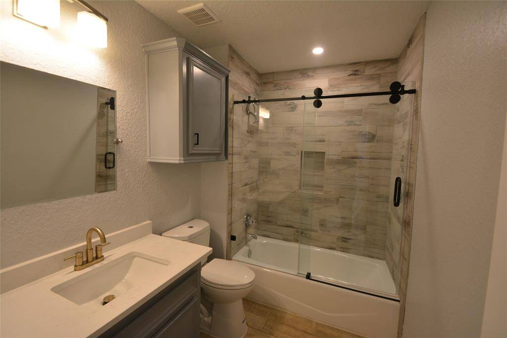 Secondary bathroom
