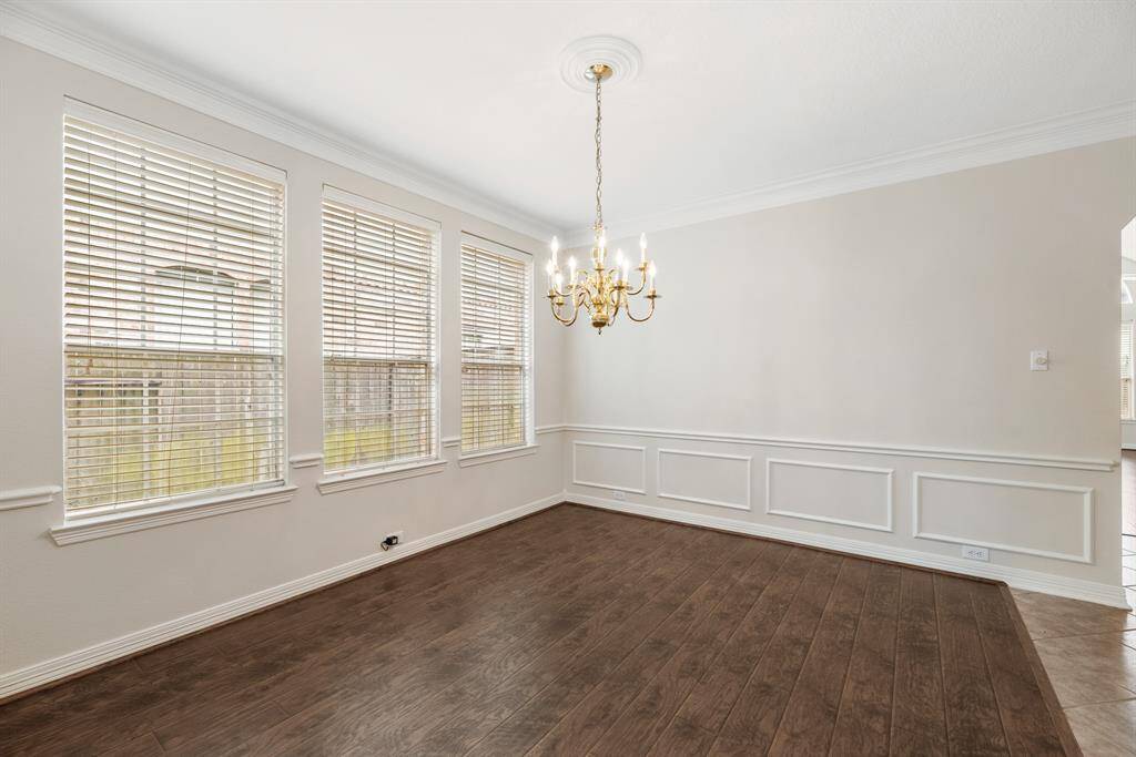 Elegant formal dining for easy entertaining