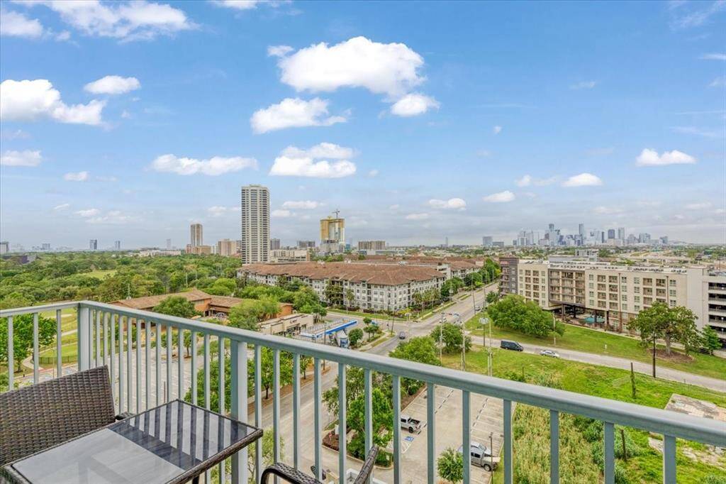 Amazing downtown and the Galleria view!