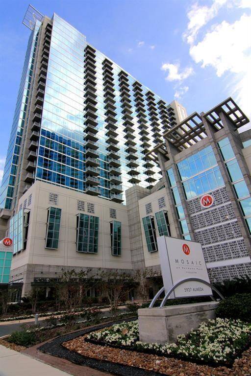 Welcome to 5925 Almeda.