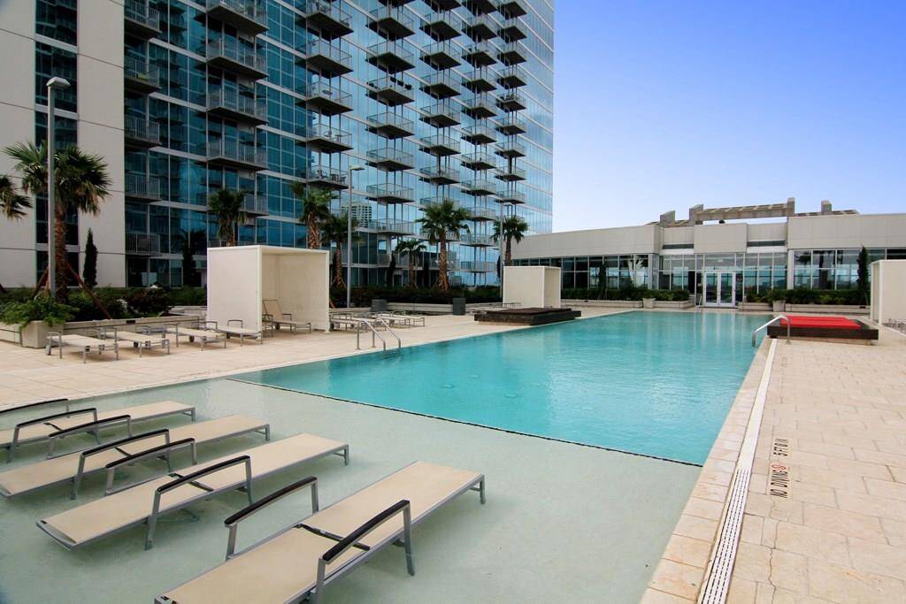 The 7th floor is where you will find the pool, hot tub, expansive decking and the entertainment areas.