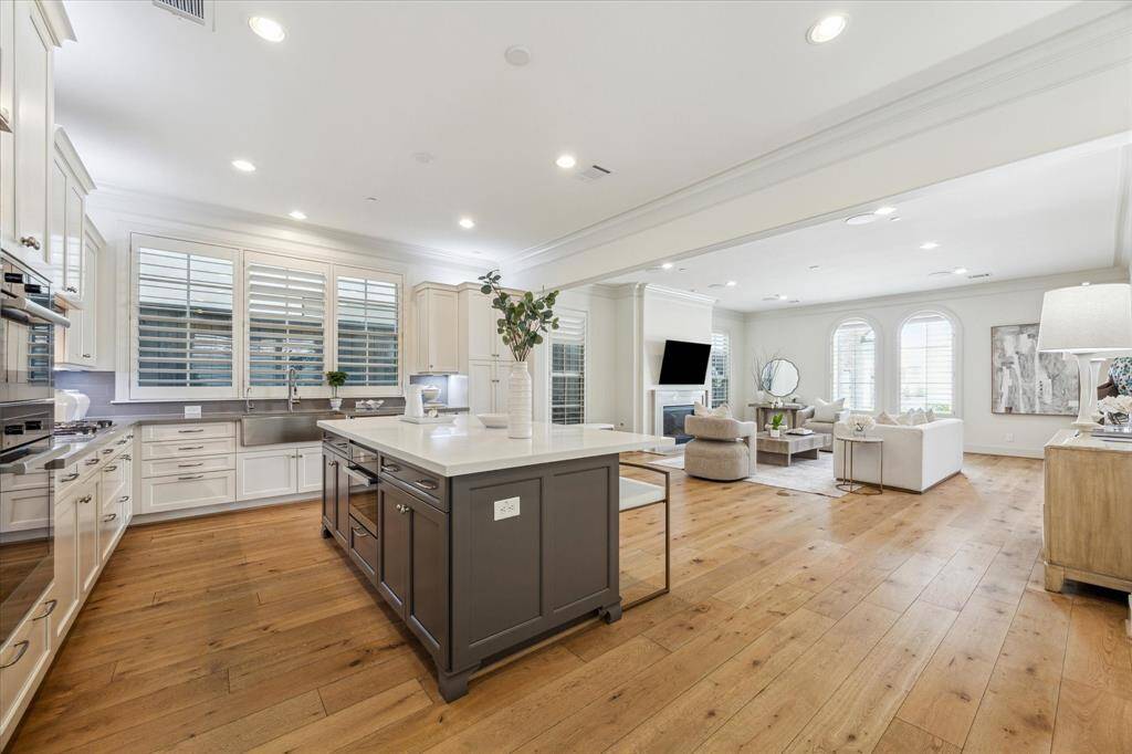 Another view of the open floorplan.