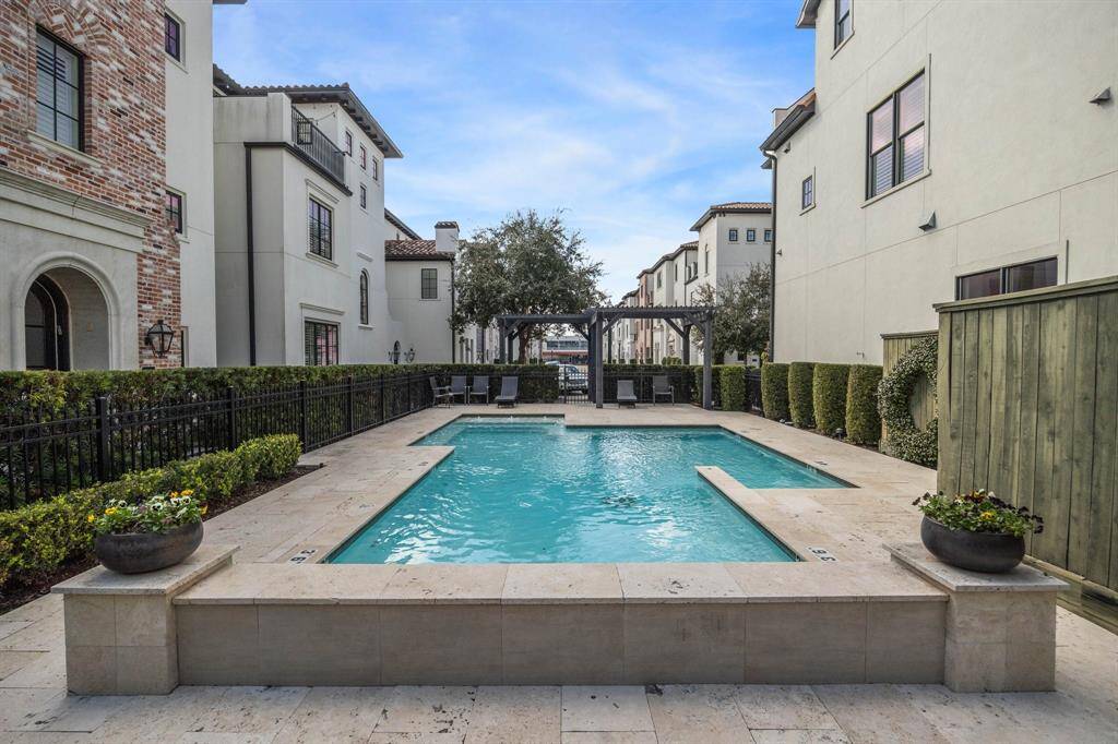 Residents of Southside Circle enjoy this private pool. Lovely!