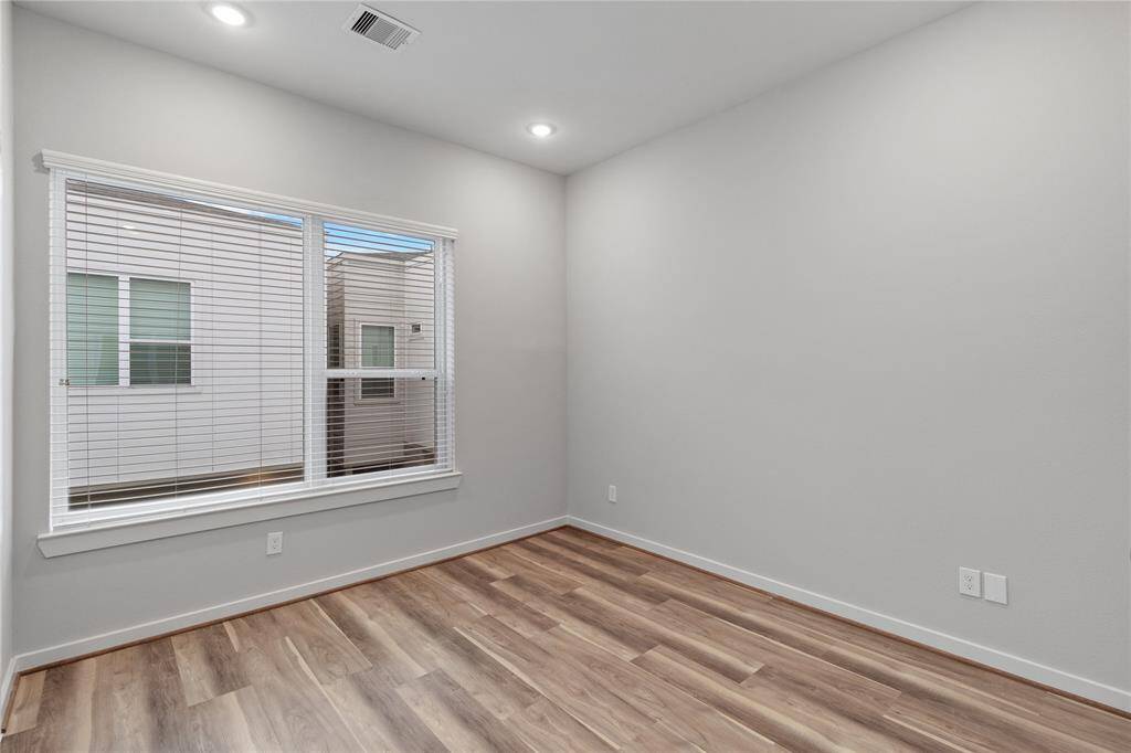 Secondary bedroom - 2nd floor