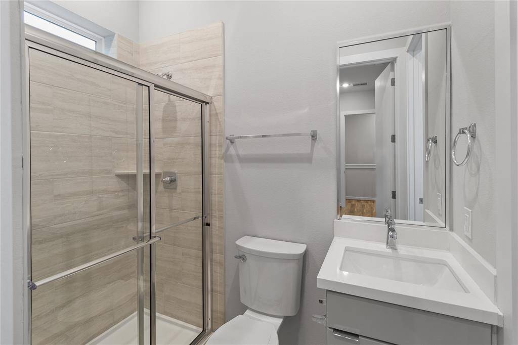 Jack and Jill connecting bathroom.