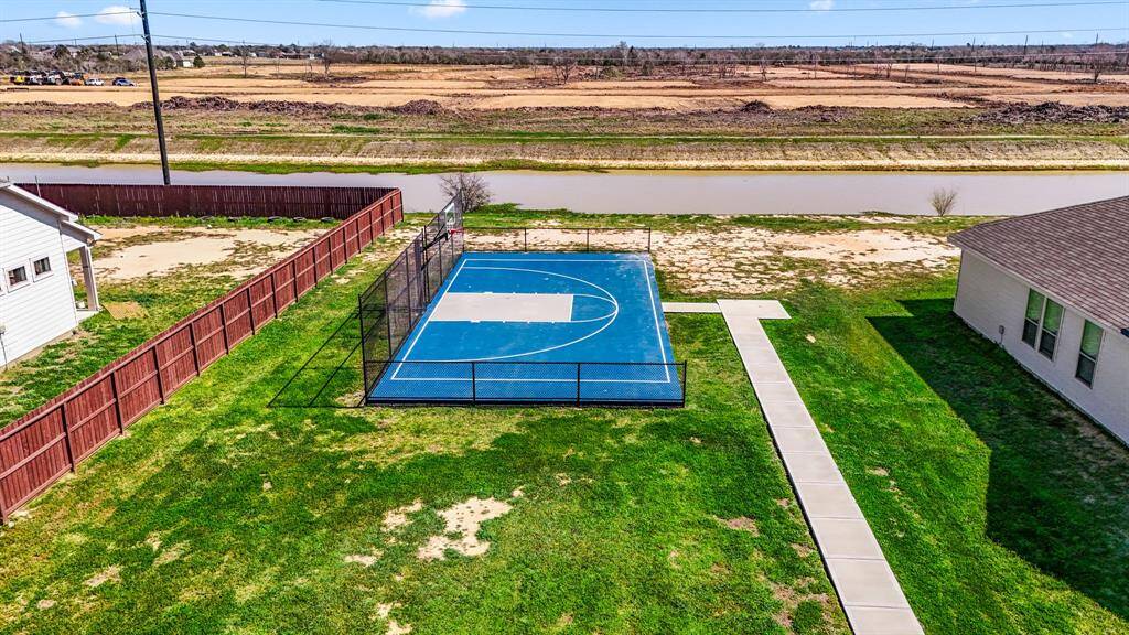 Enjoy a convenient half-court basketball area just steps away.