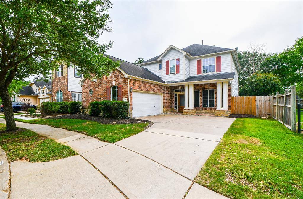 Doesn't this 2-story, brick treasure take us back a bit in time to well-groomed homes and neighborhoods? They don't make 'em quite like this anymore, with spacious, streamlined structures and welcoming curb appeal!