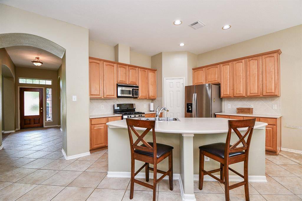 This is an open view of a truly workable kitchen!