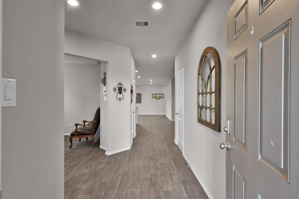 Entry/Foyer