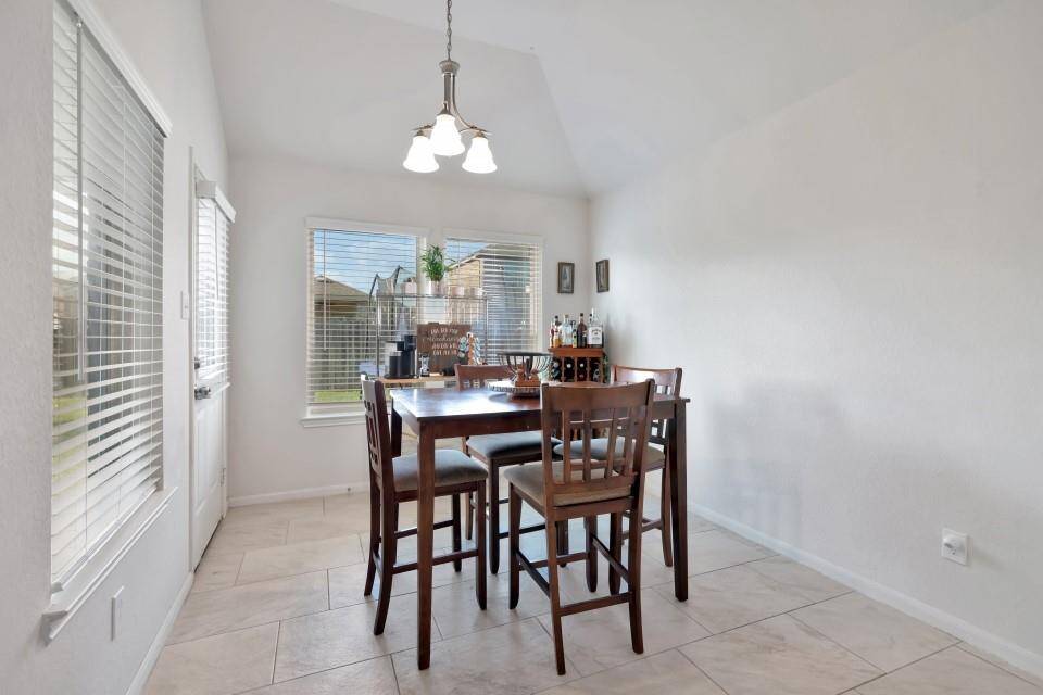 Light, bright and spacious breakfast area
