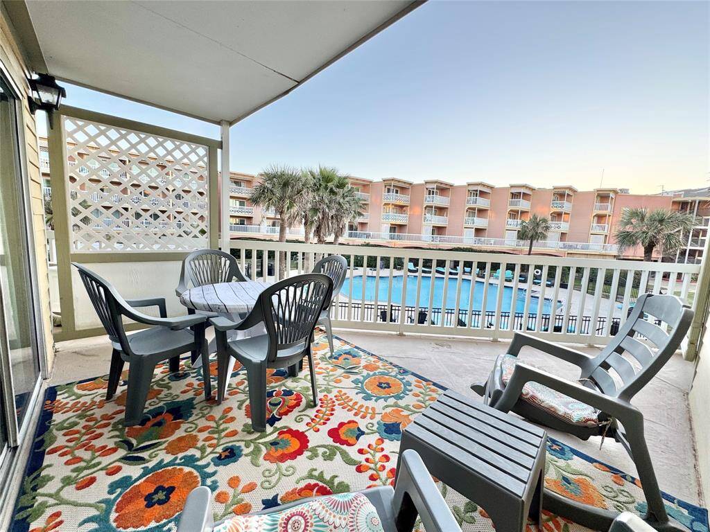 Check out this patio!