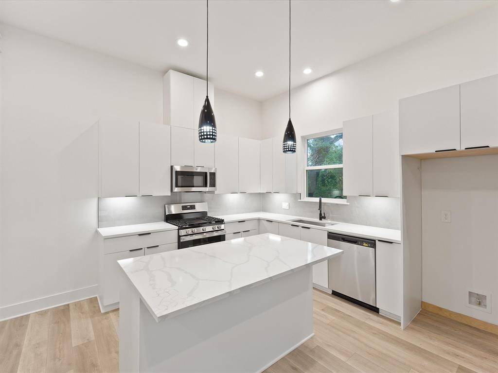 Home Built by Same Builder but Differnet Plan. Finishes and Selections may Vary.