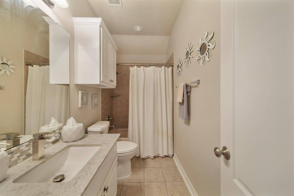 Plenty of room for movie nights with family & friends.