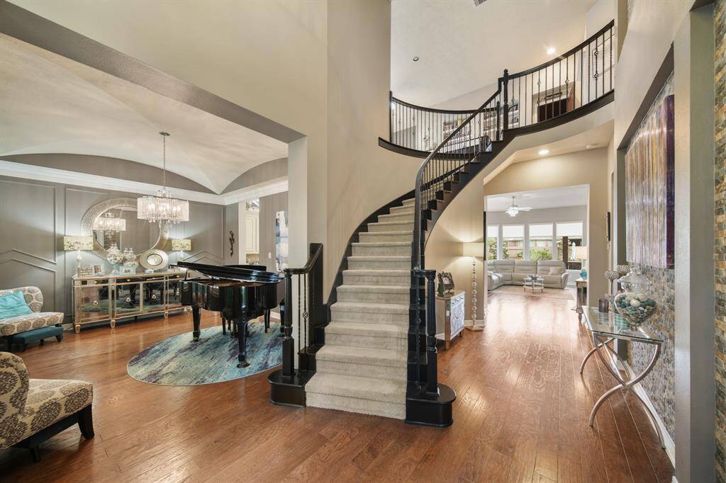 Tons of natural light.