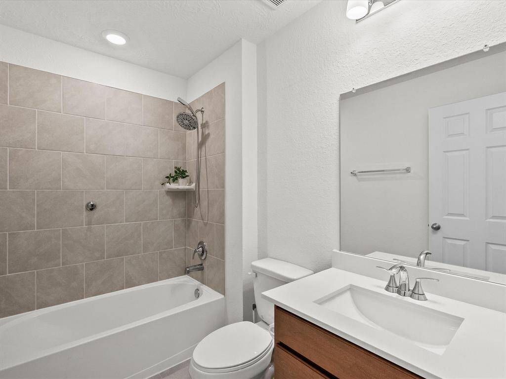 Secondary bathroom