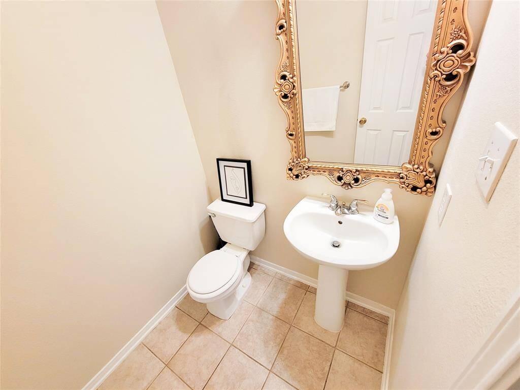 Guest Half Bathroom.