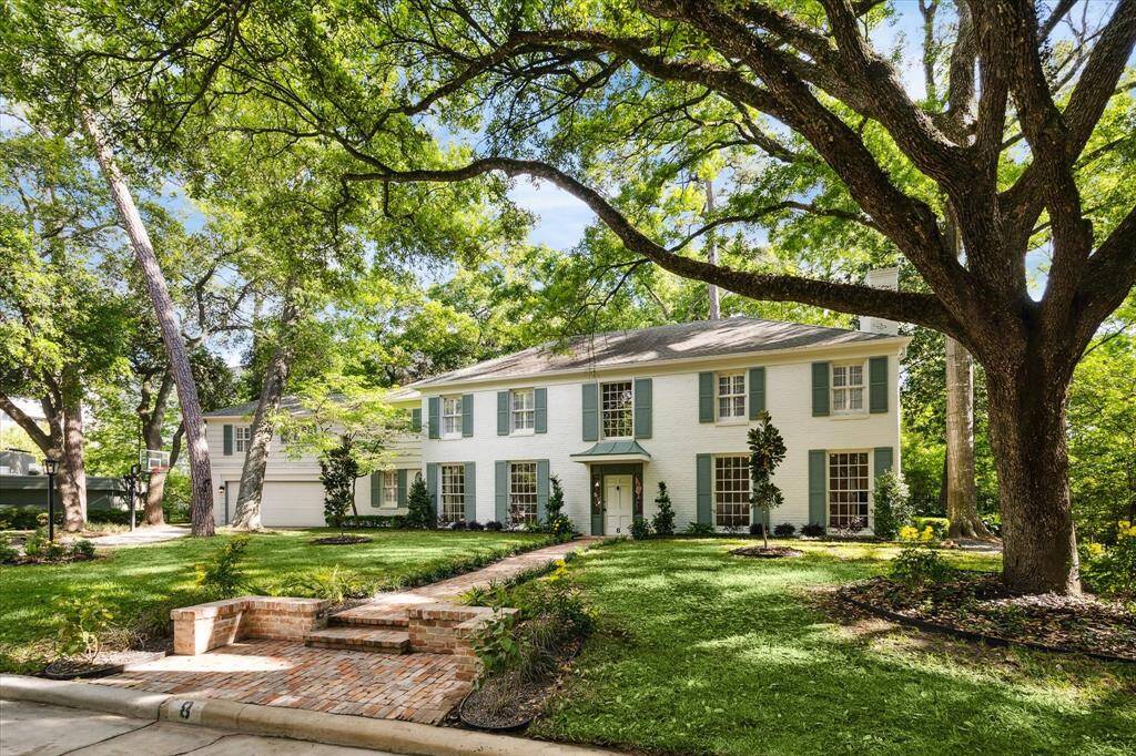 8 Pine Forest Circle.