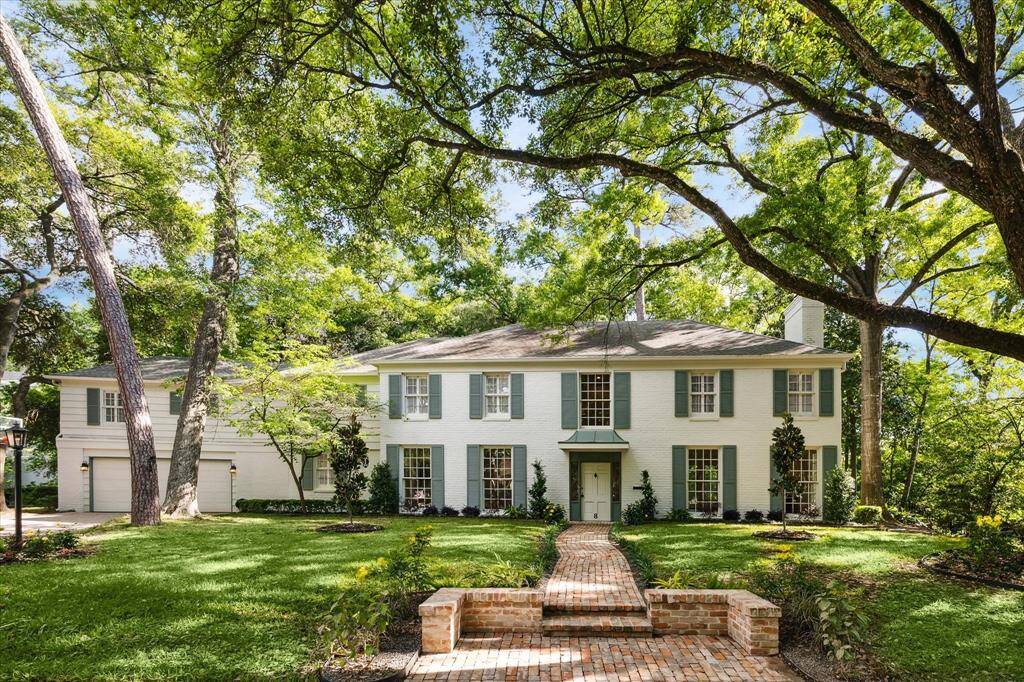 Home is located on a quite cul de sac street.