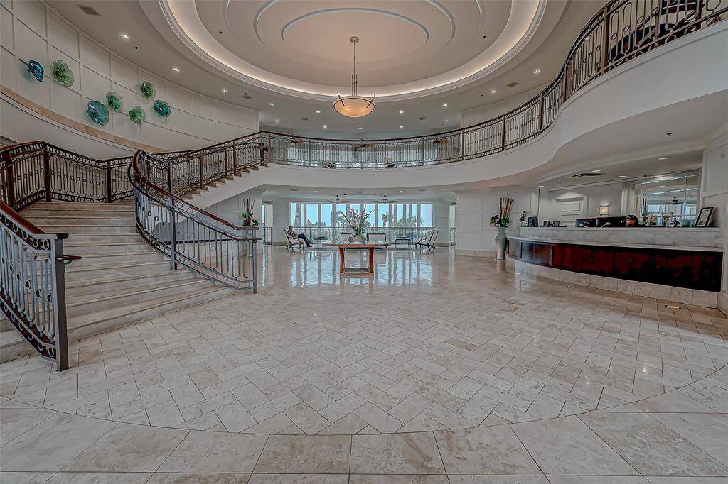 Welcome to Palisade Palms, where elegance meets convenience with a stunning lobby and 24/7 concierge service for you and your guests.