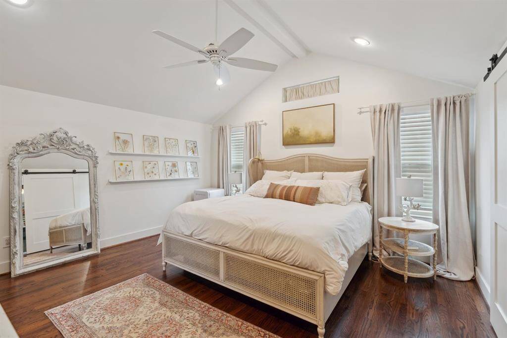 Upstairs you’ll find the star of the show, a tranquil primary suite with soaring 10.5 ft ceilings.