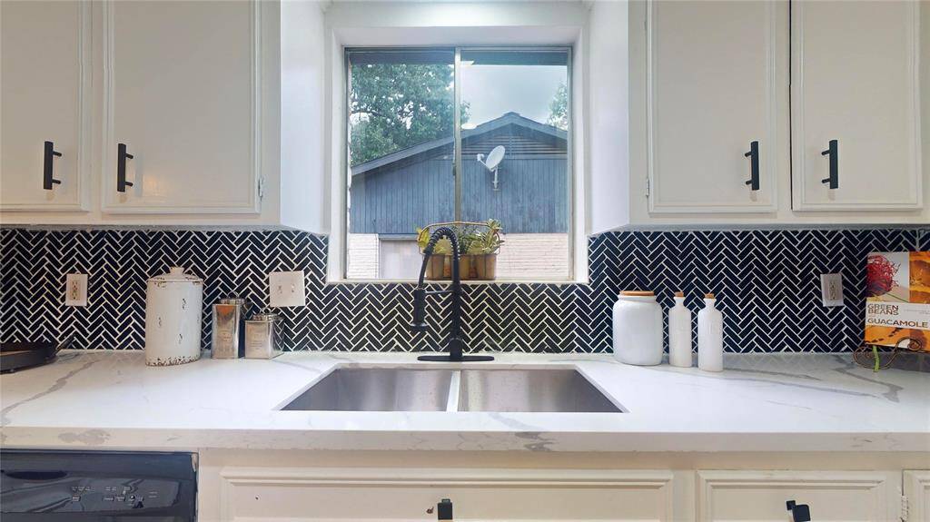 ... kitchen close up -
