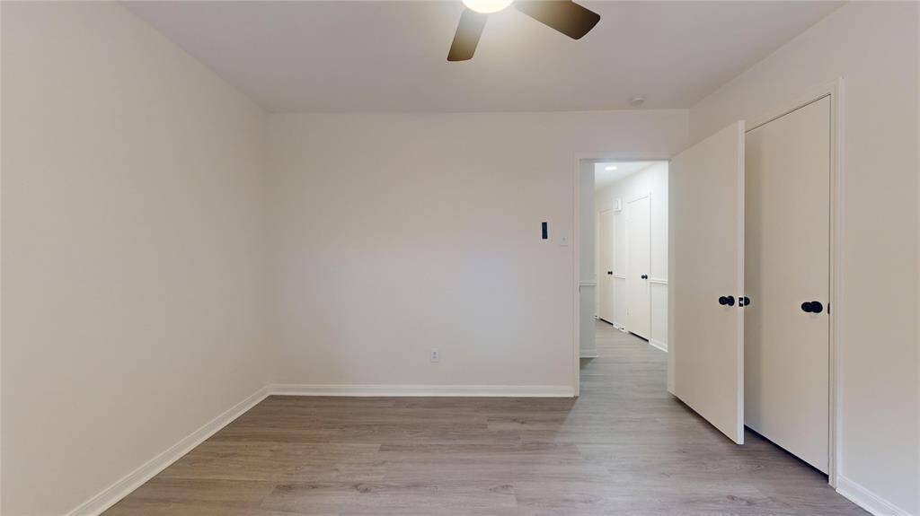 This is one of the other secondary bedrooms...