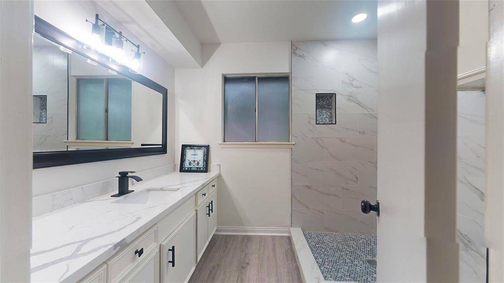 Primary bath, remodeled as well...
