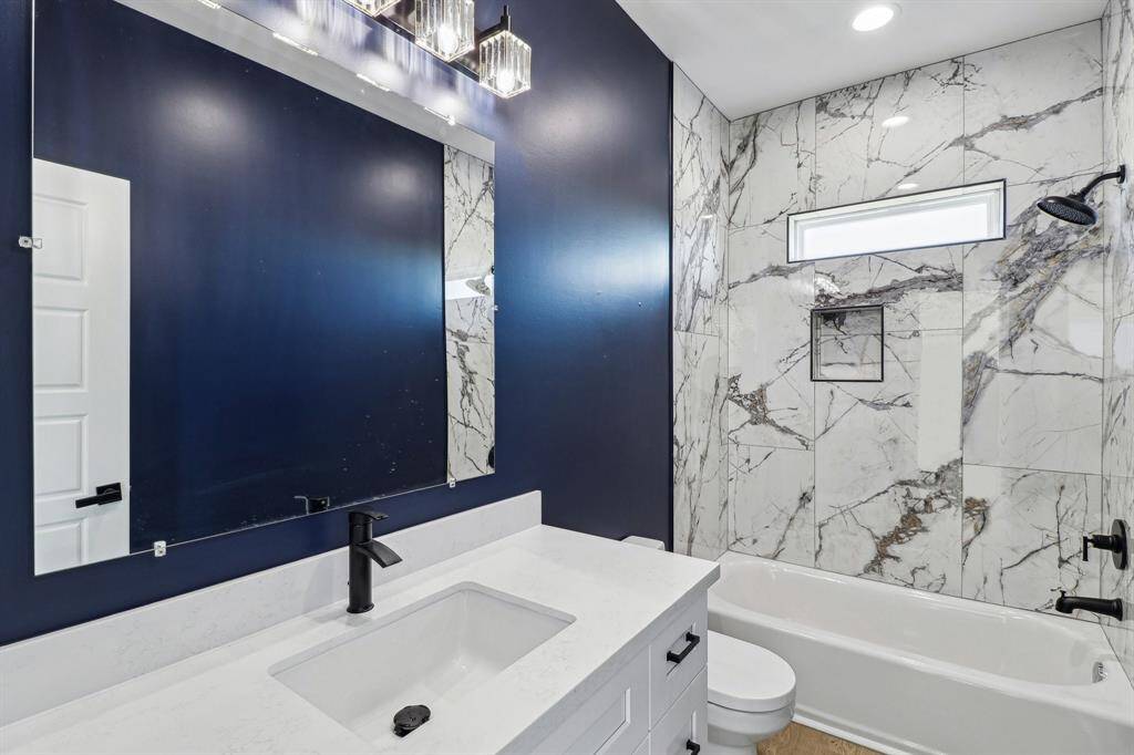 One of the secondary bathrooms