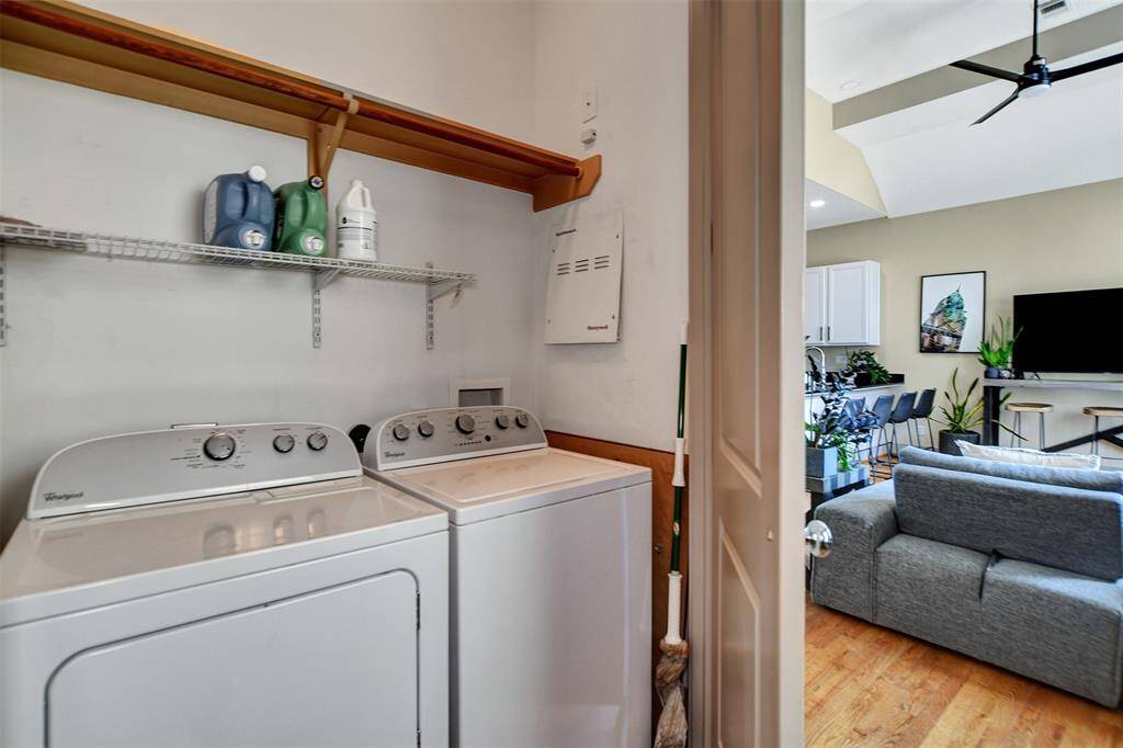 Laundry located on t he 2nd floor.
