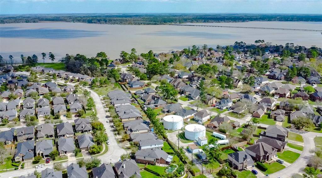 Aerial View of home and distance to Lake Houston