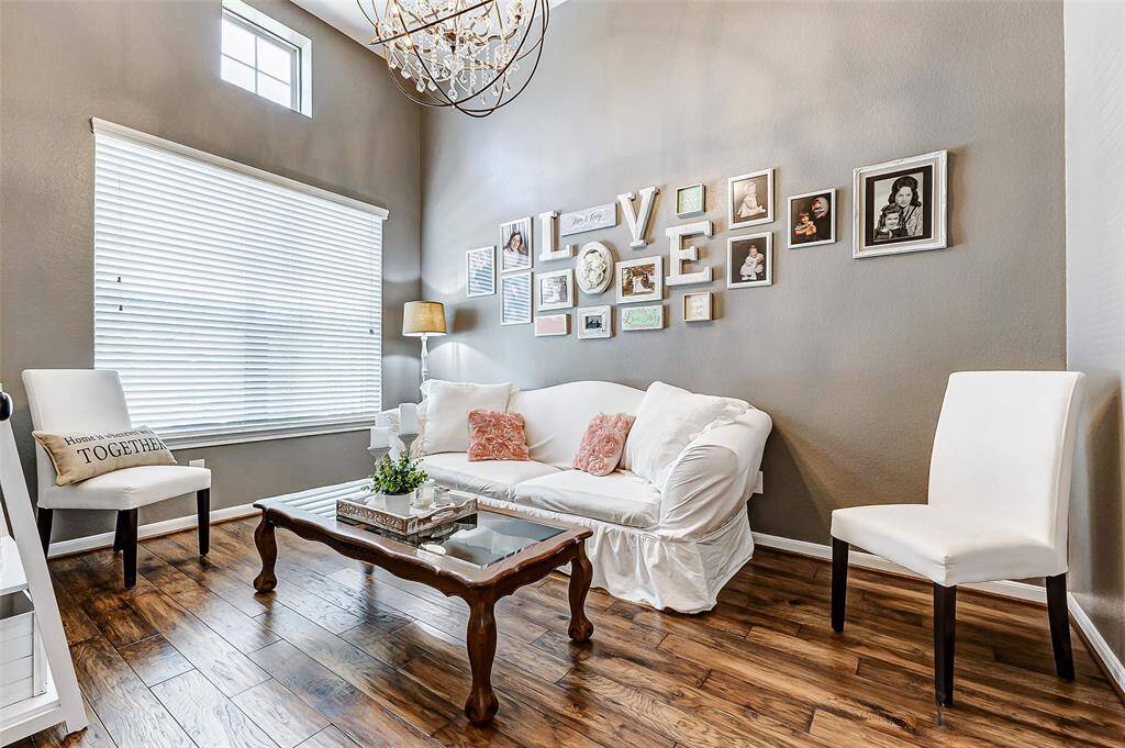 Office / diningroom / Flex space or spare room