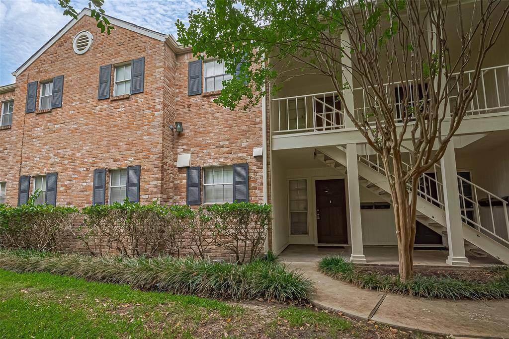 Welcome home to your cozy one-bedroom townhome, tucked into a peaceful neighborhood and zoned to top-rated schools—with fantastic dining, shopping, and everyday conveniences just minutes away!