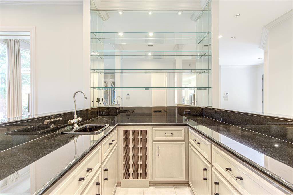 Wet bar