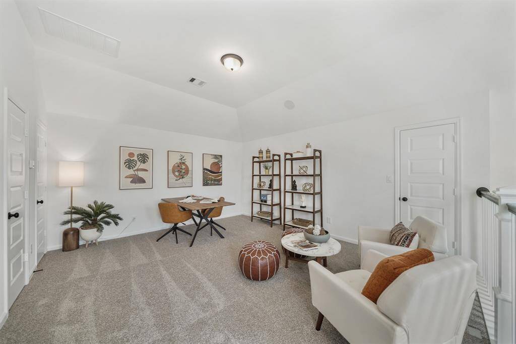 Versatile loft on the 3rd floor
