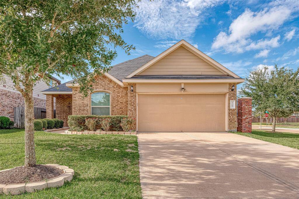 Nestled on a corner lot in the charming Bonbrook Plantation community!