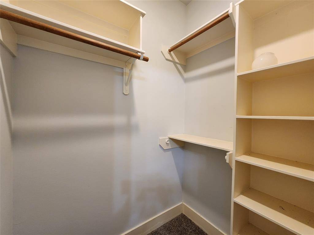 4th bedroom walk-in closet