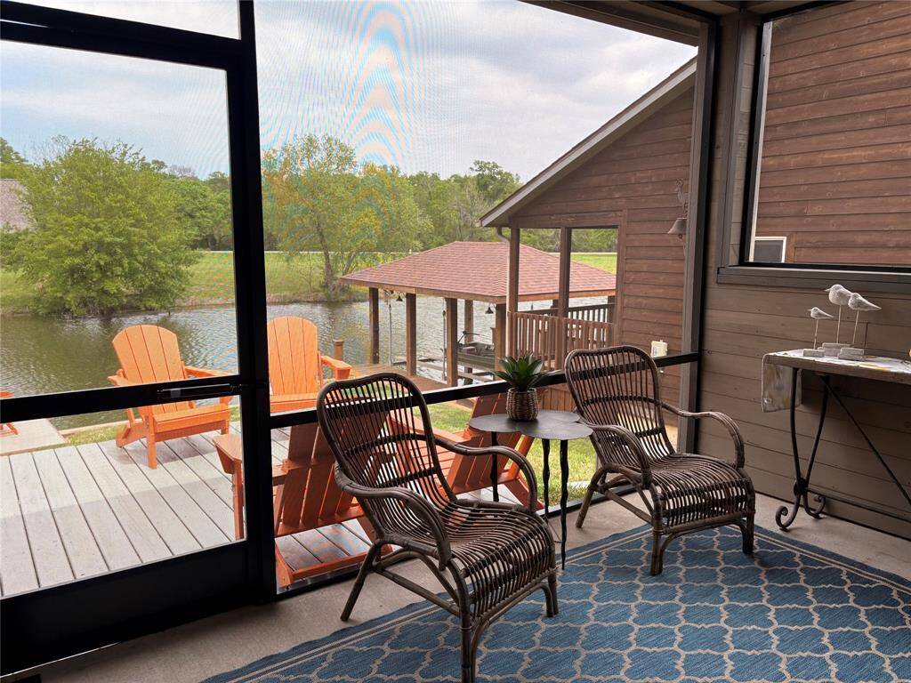 This is true lake living without the bugs.